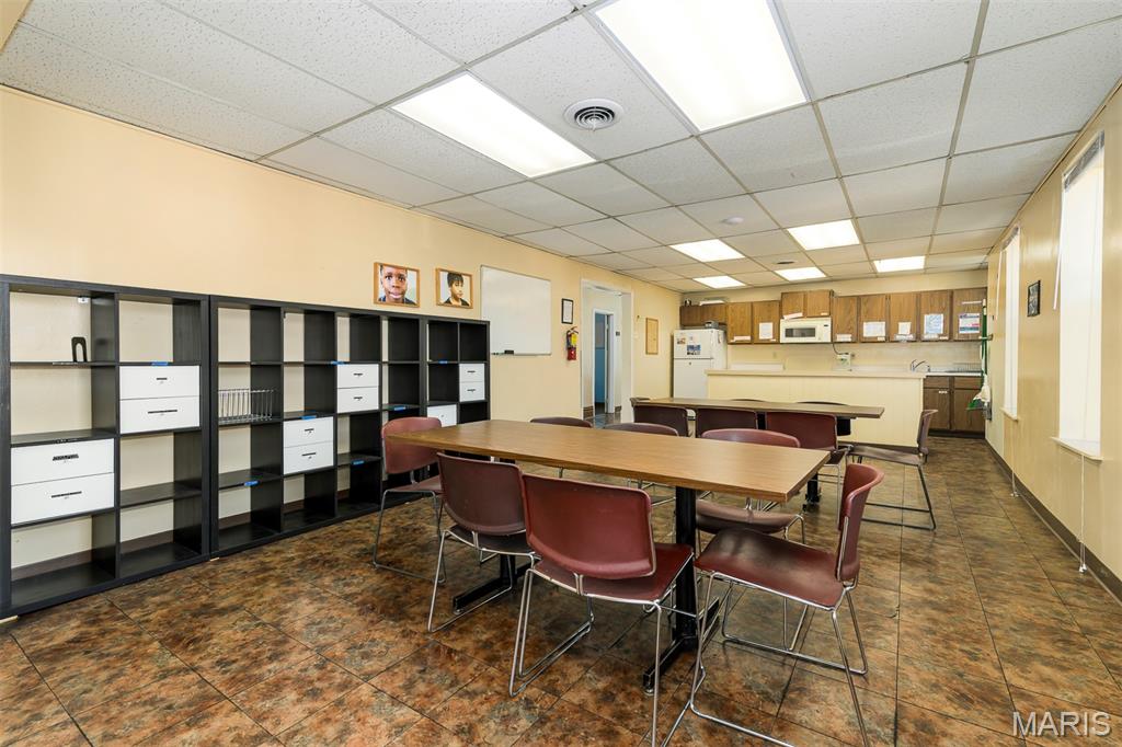 Belz - Commercial Sale