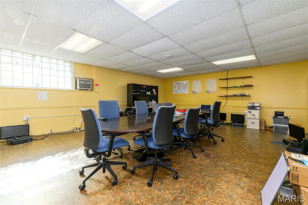 Belz - Commercial Sale