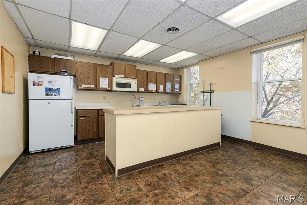 Belz - Commercial Sale