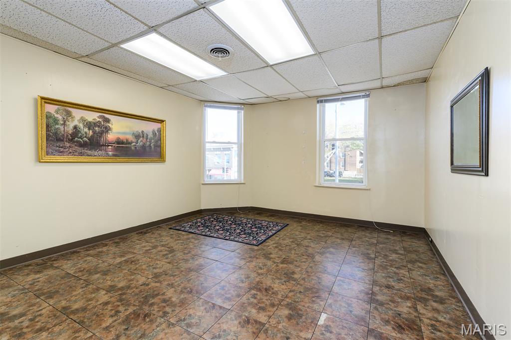 Belz - Commercial Sale