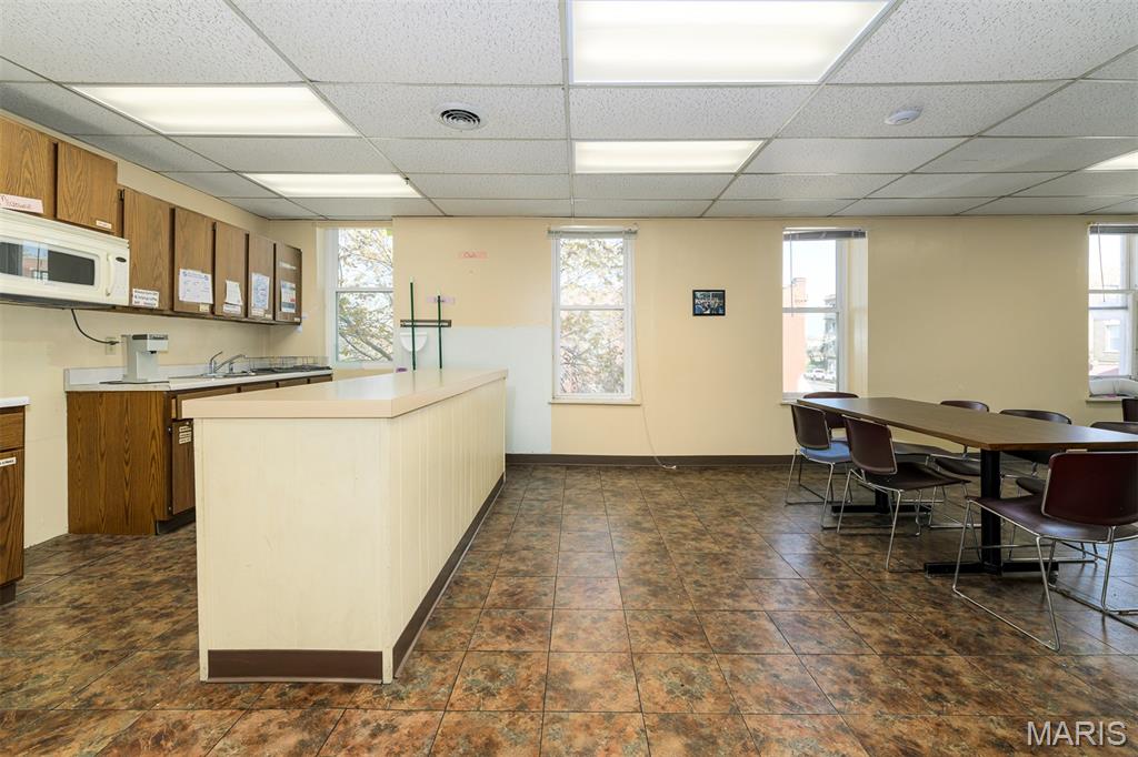 Belz - Commercial Sale