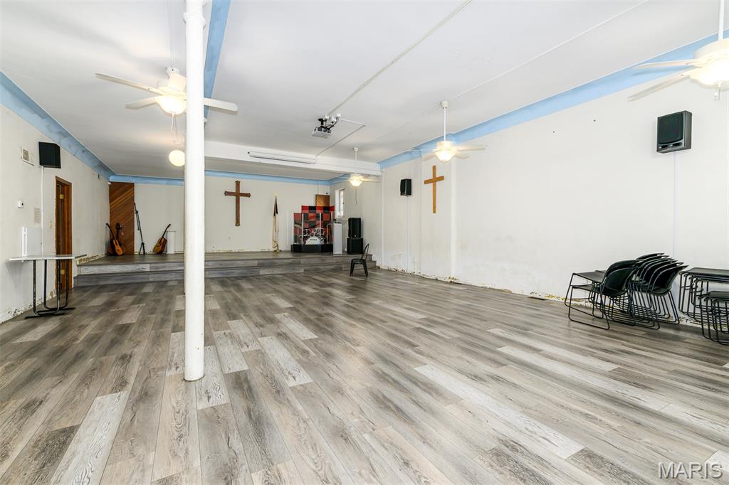Belz - Commercial Sale