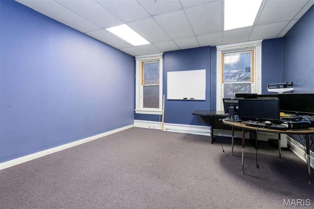 Belz - Commercial Sale