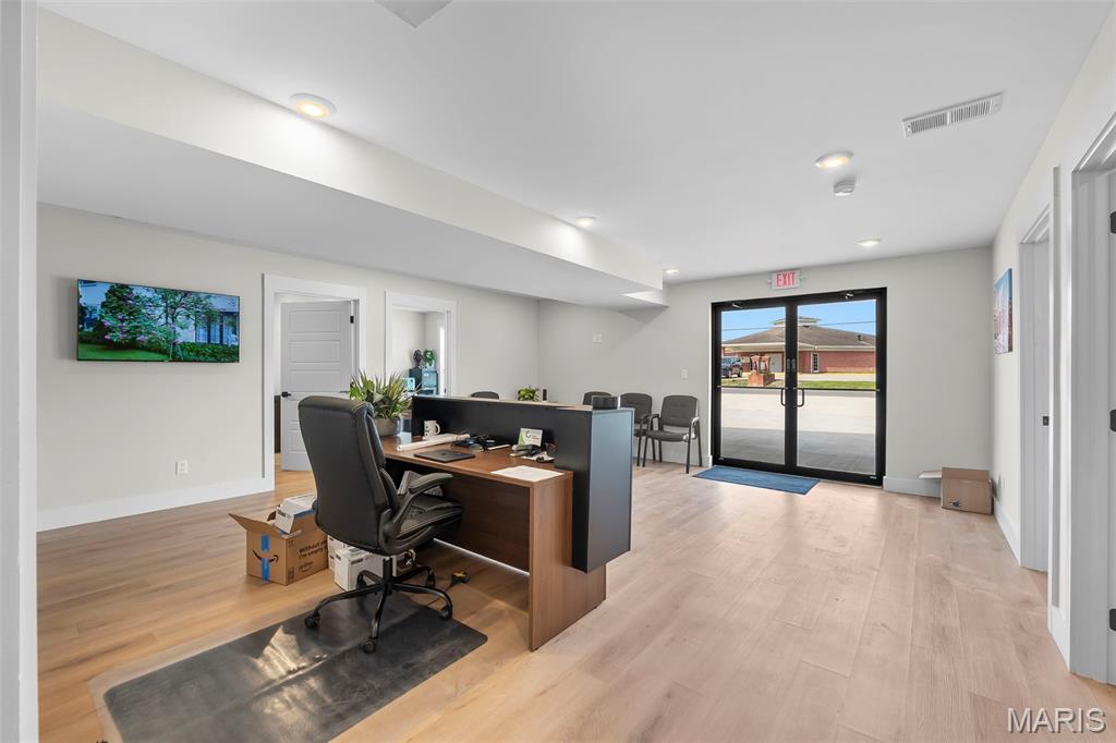 n/a - Commercial Sale