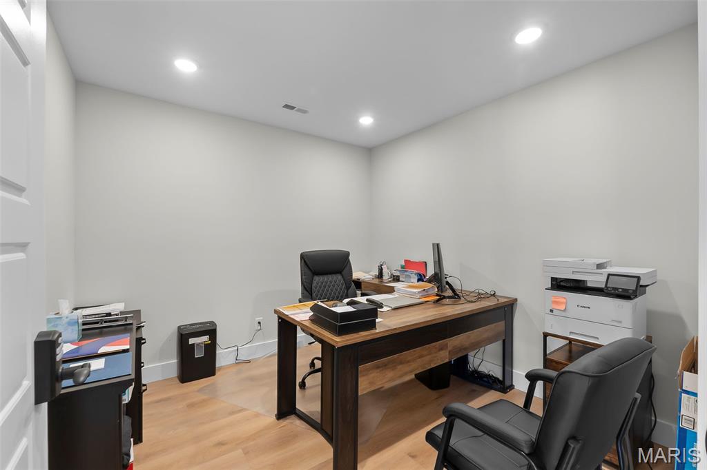 n/a - Commercial Sale