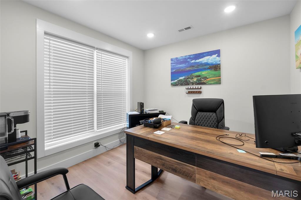 n/a - Commercial Sale
