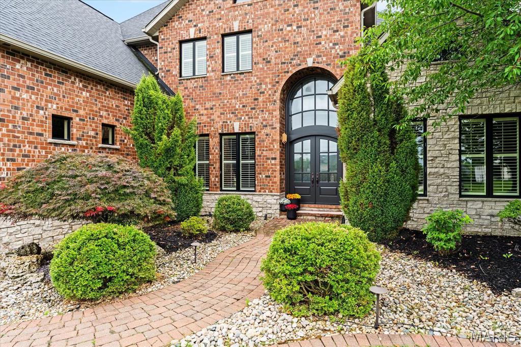 Stone Cliff Manor - Residential