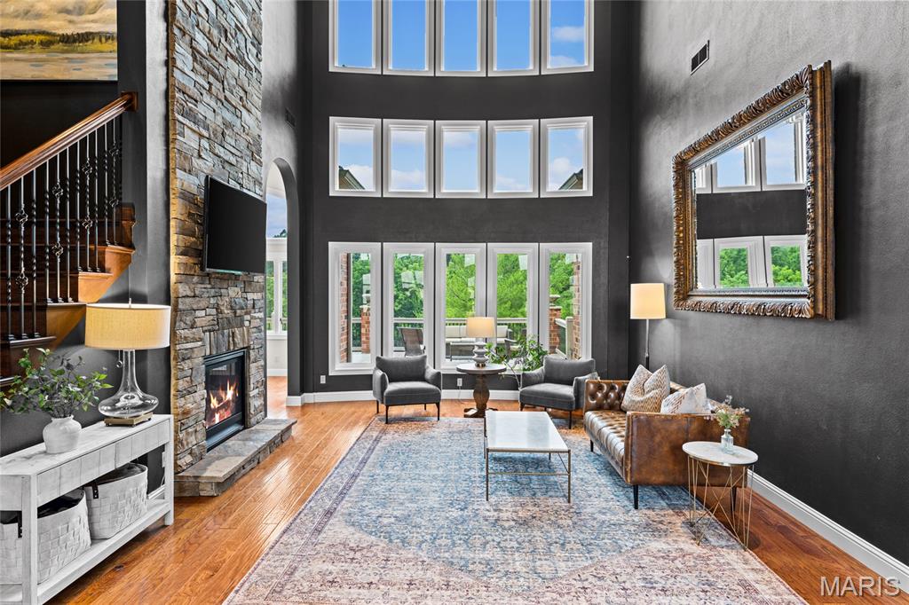 Stone Cliff Manor - Residential