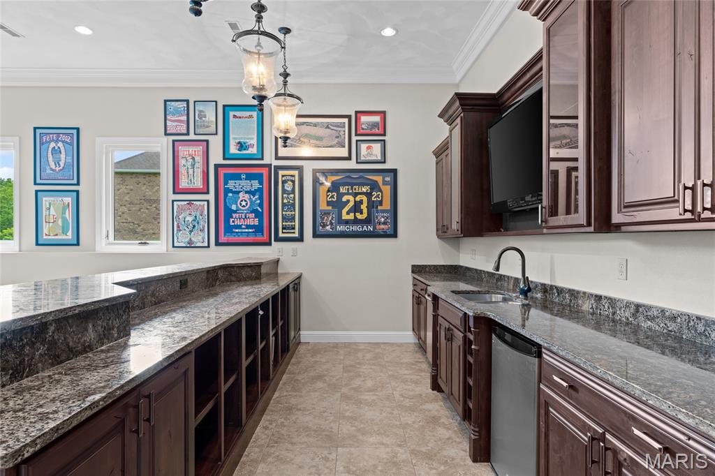 Stone Cliff Manor - Residential