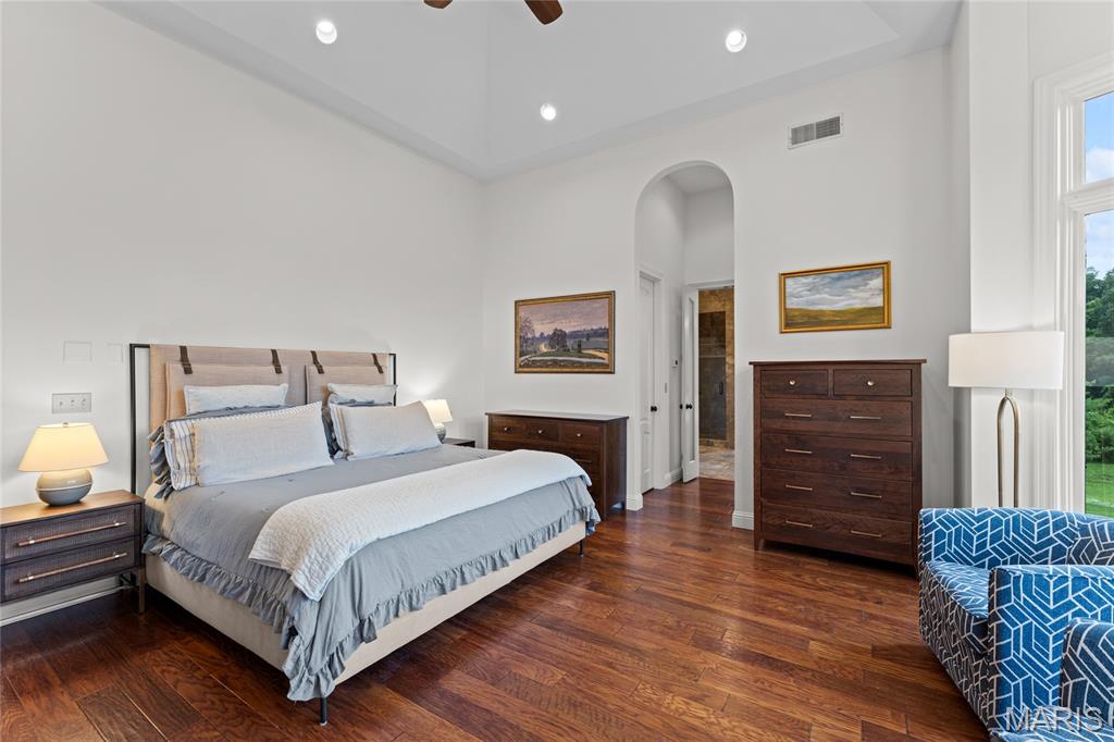 Stone Cliff Manor - Residential