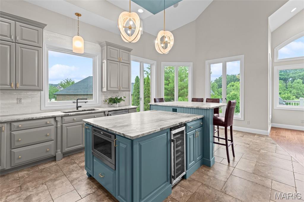 Stone Cliff Manor - Residential