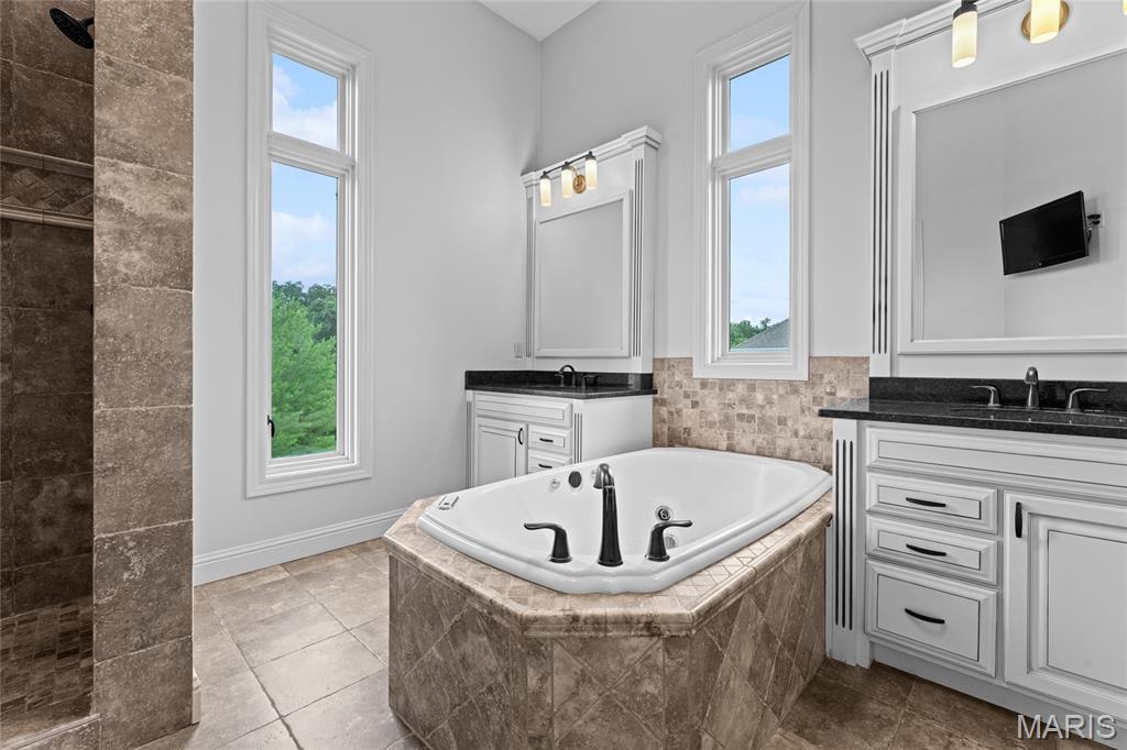 Stone Cliff Manor - Residential