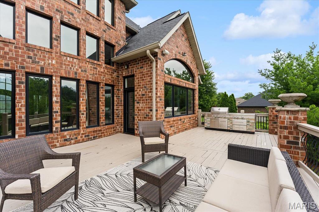 Stone Cliff Manor - Residential
