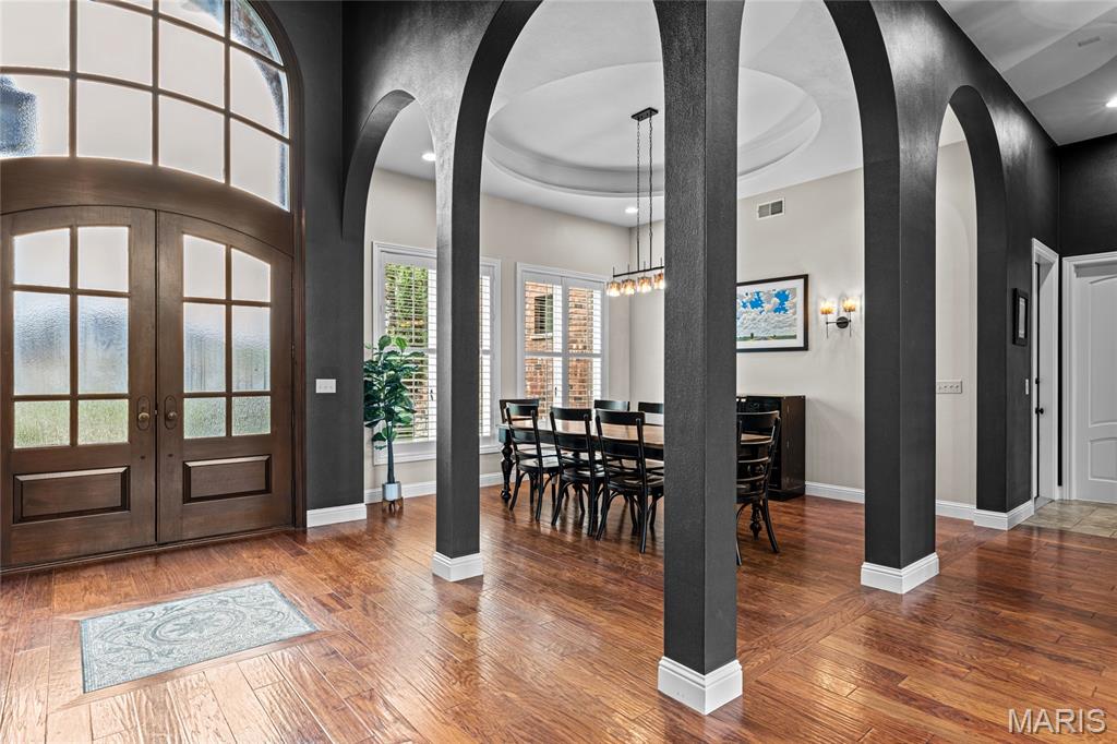Stone Cliff Manor - Residential