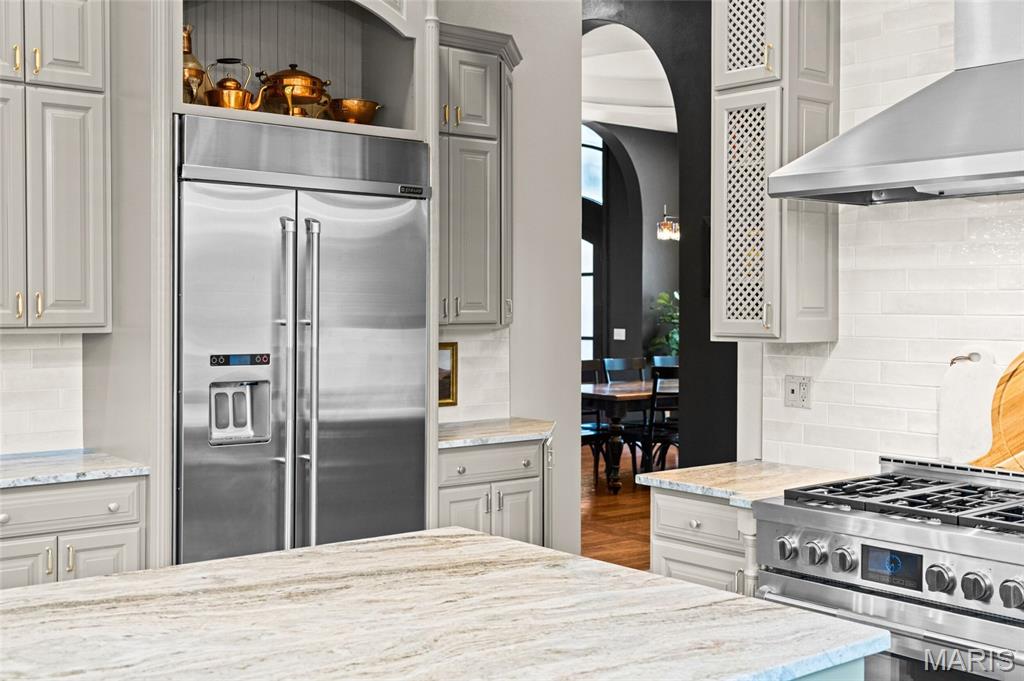 Stone Cliff Manor - Residential