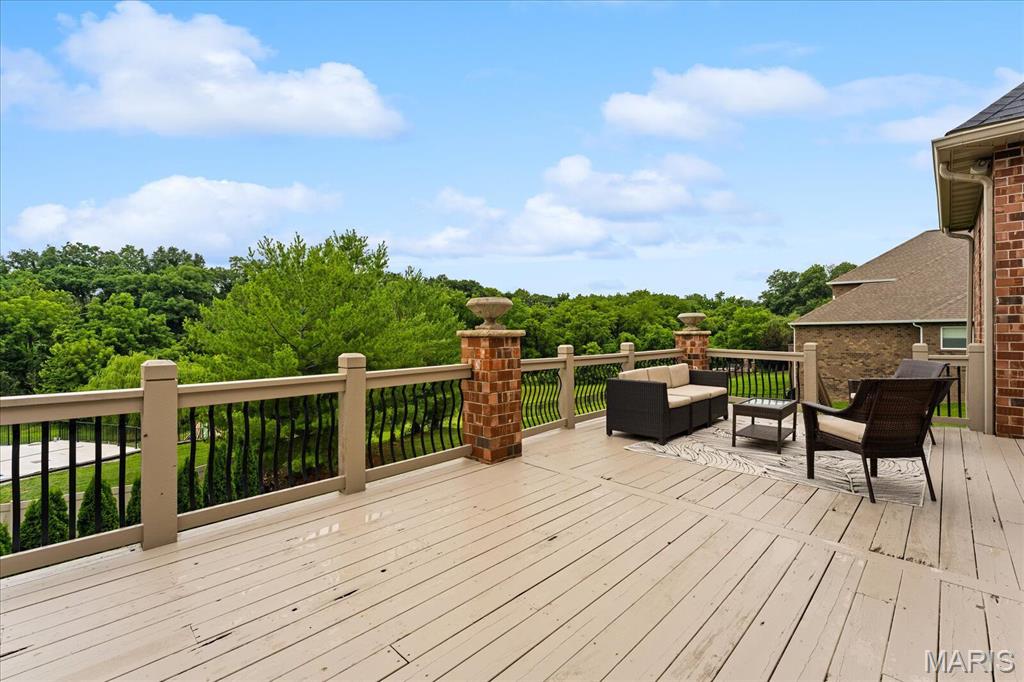 Stone Cliff Manor - Residential