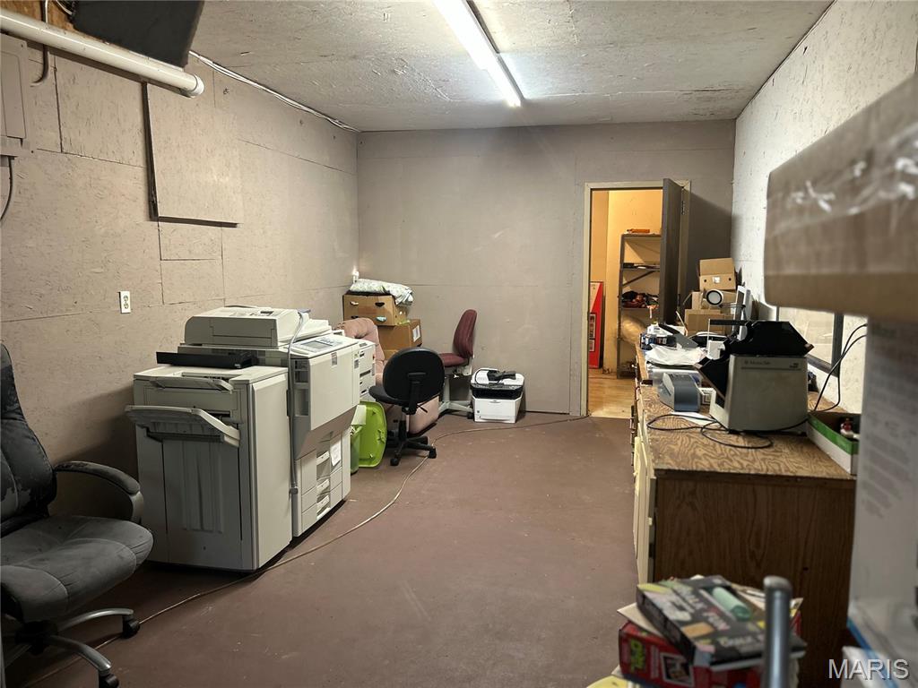 n/a - Commercial Sale