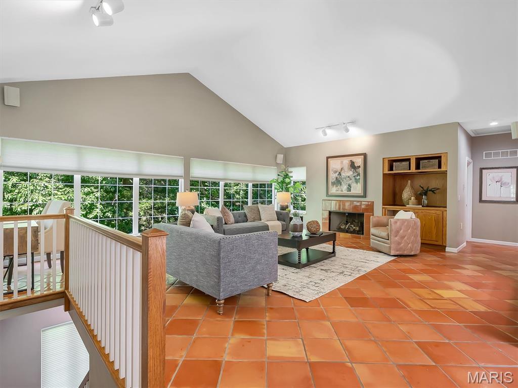 La Barque Hills - Residential