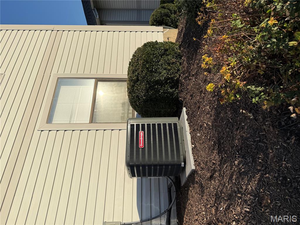 Summergate Garden Condos ph4 - Residential