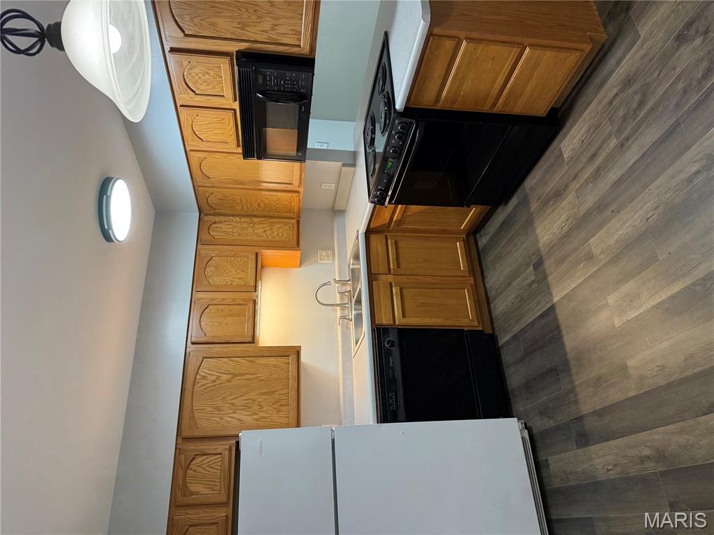 Summergate Garden Condos ph4 - Residential