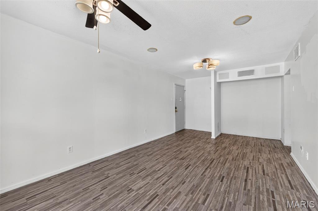 Granada Condo - Residential
