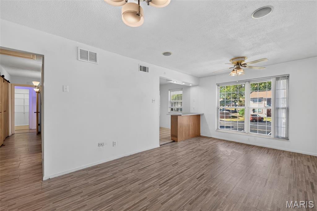Granada Condo - Residential