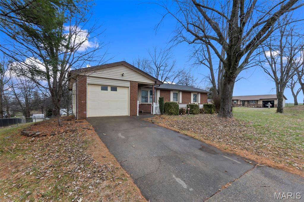 Hillcrest Manor - Residential