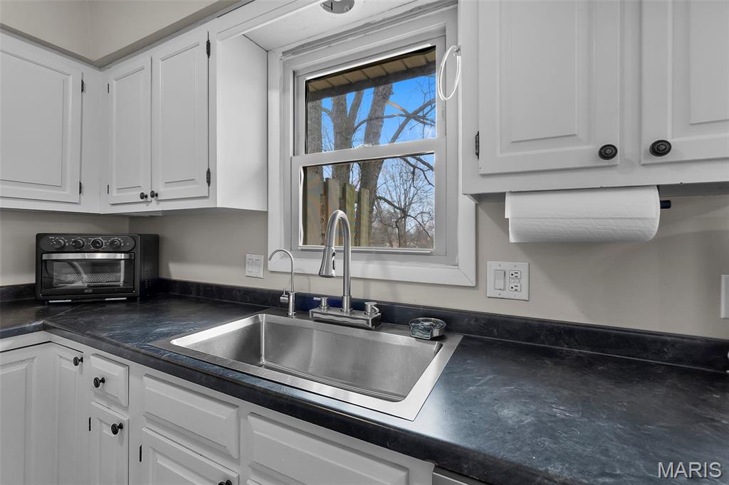 Hillcrest Manor - Residential