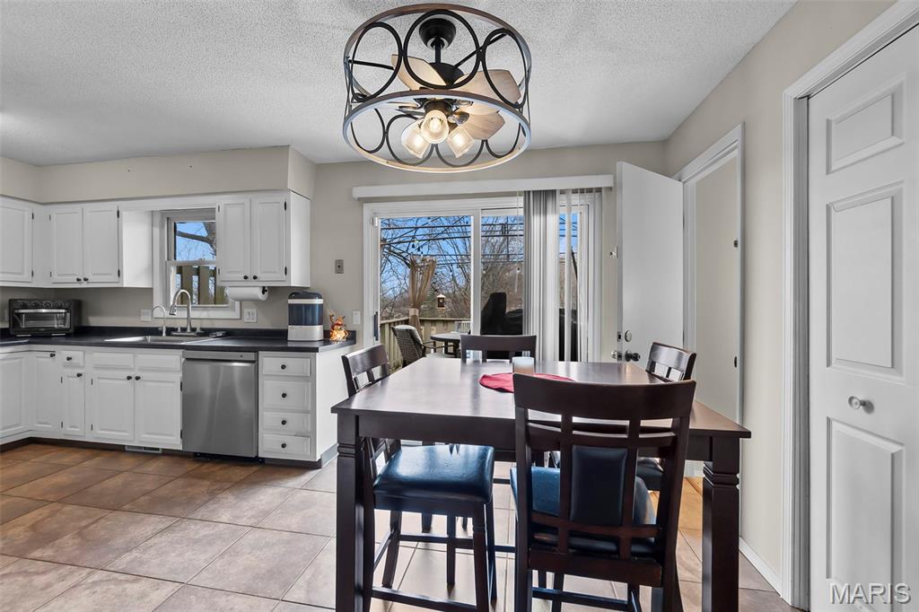 Hillcrest Manor - Residential