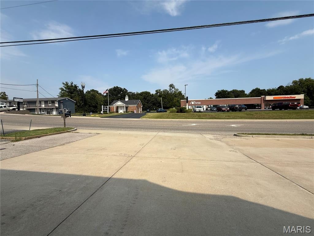Individual Building - Commercial Lease