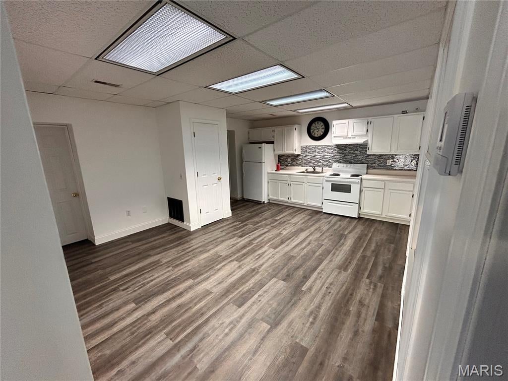 Individual Building - Commercial Lease