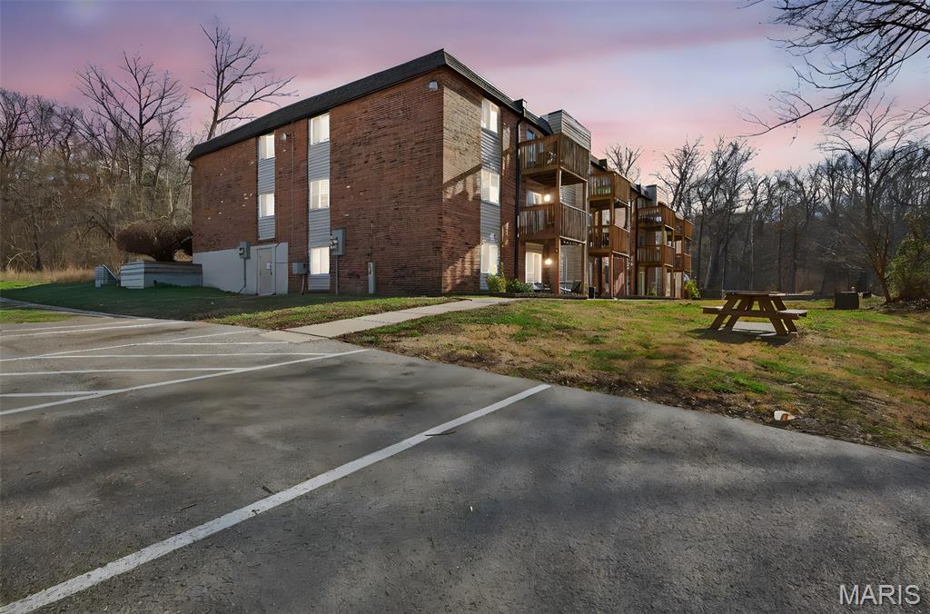 Oakville Commons Condo - Residential