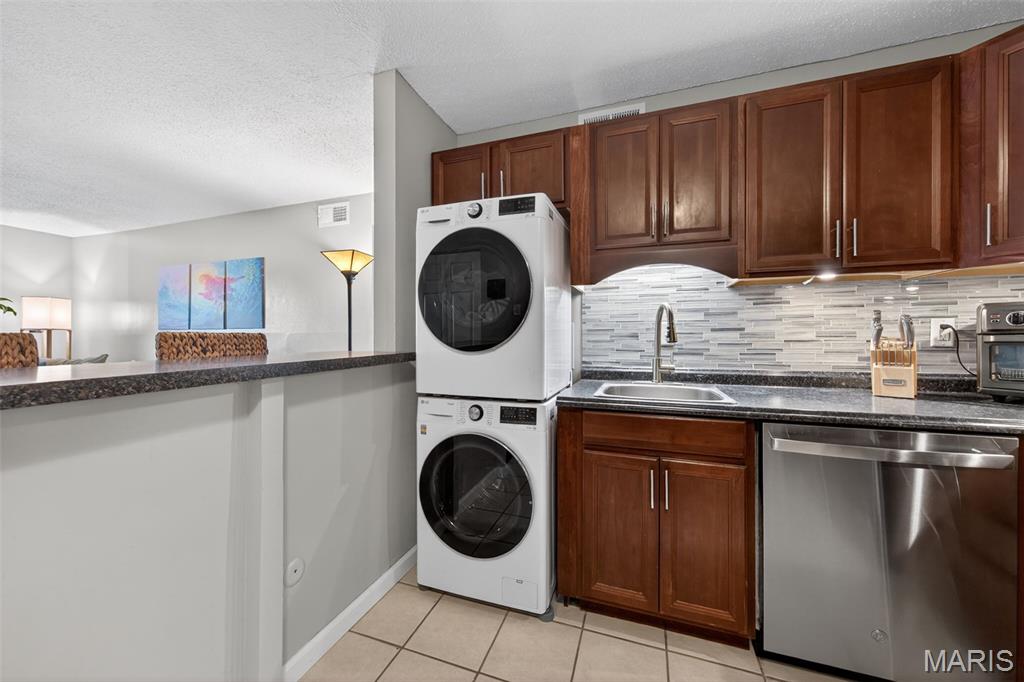 Oakville Commons Condo - Residential
