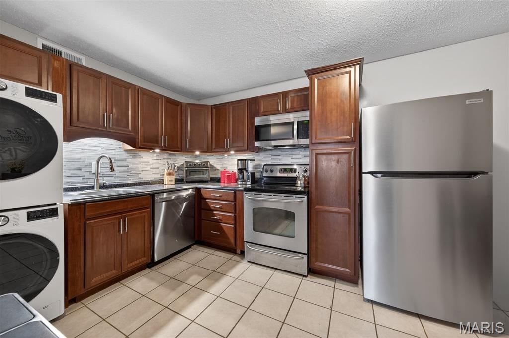 Oakville Commons Condo - Residential
