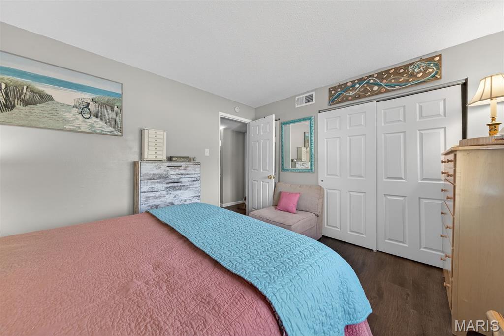 Oakville Commons Condo - Residential