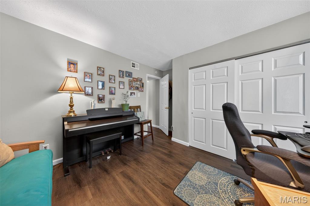Oakville Commons Condo - Residential