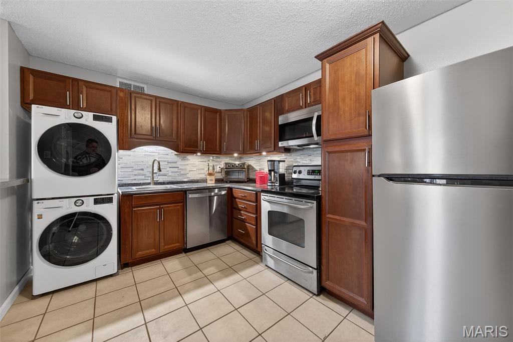 Oakville Commons Condo - Residential