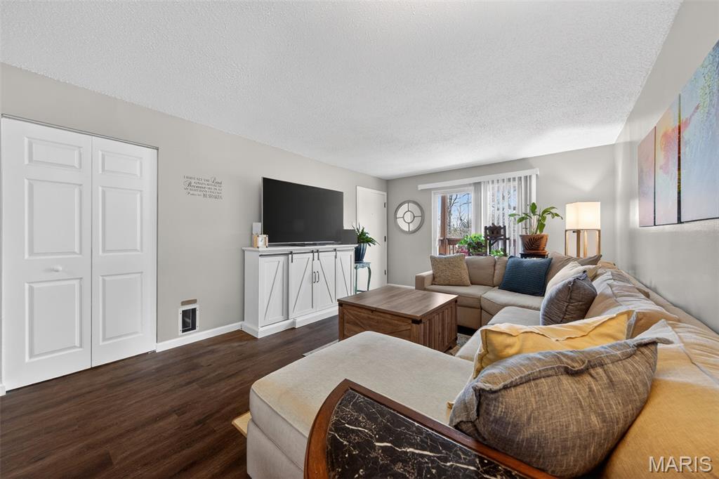 Oakville Commons Condo - Residential