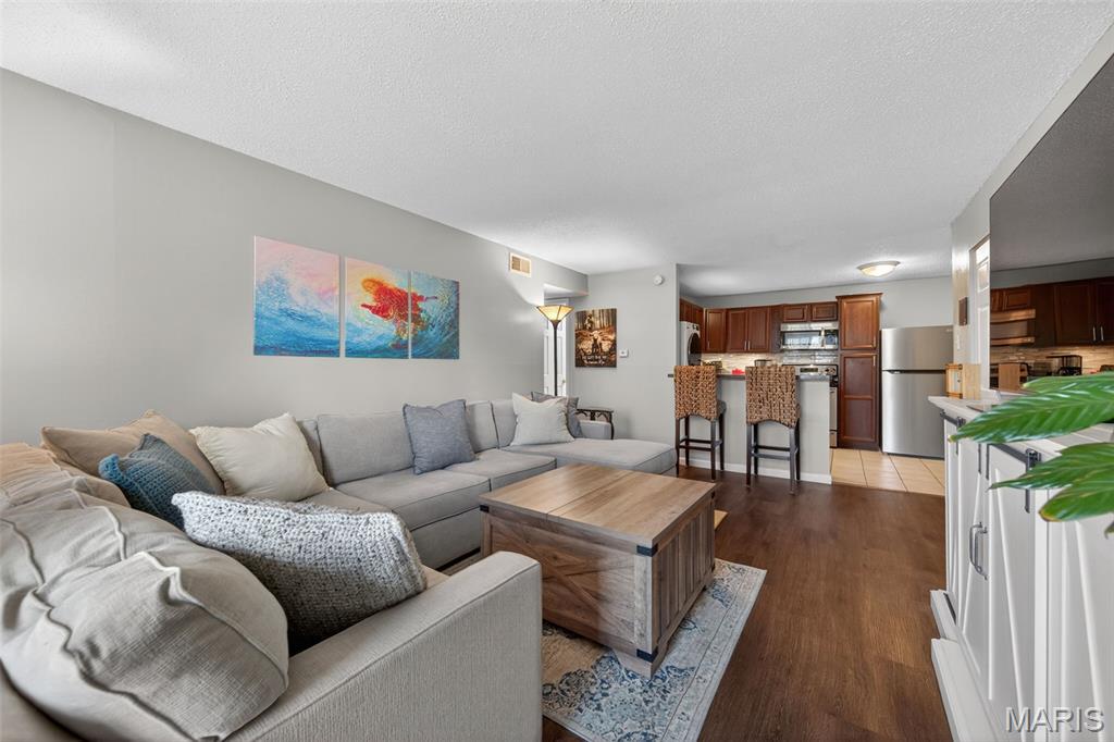 Oakville Commons Condo - Residential