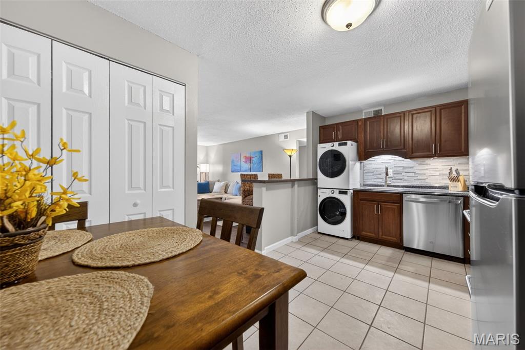 Oakville Commons Condo - Residential