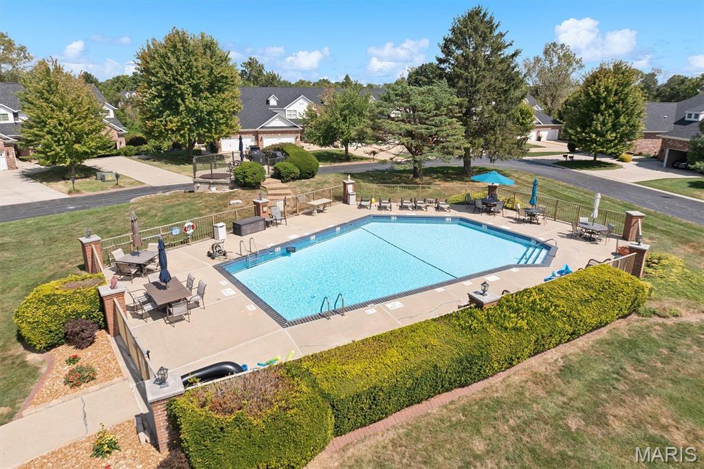 Country Club View Condo - Residential