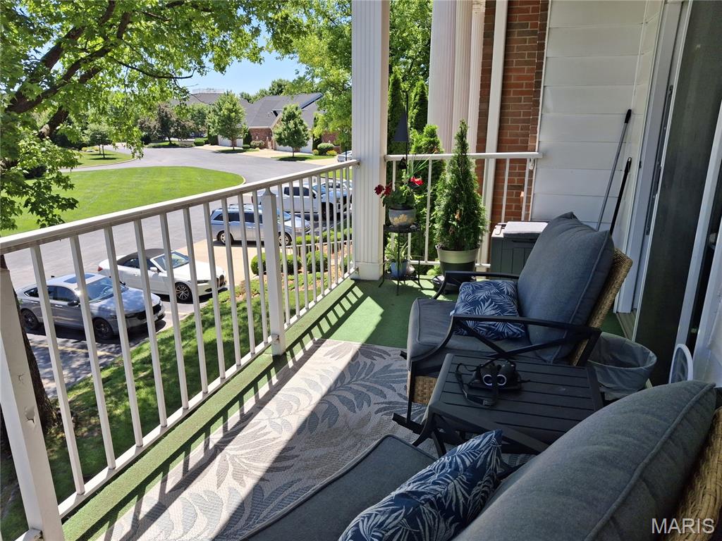Country Club View Condo - Residential