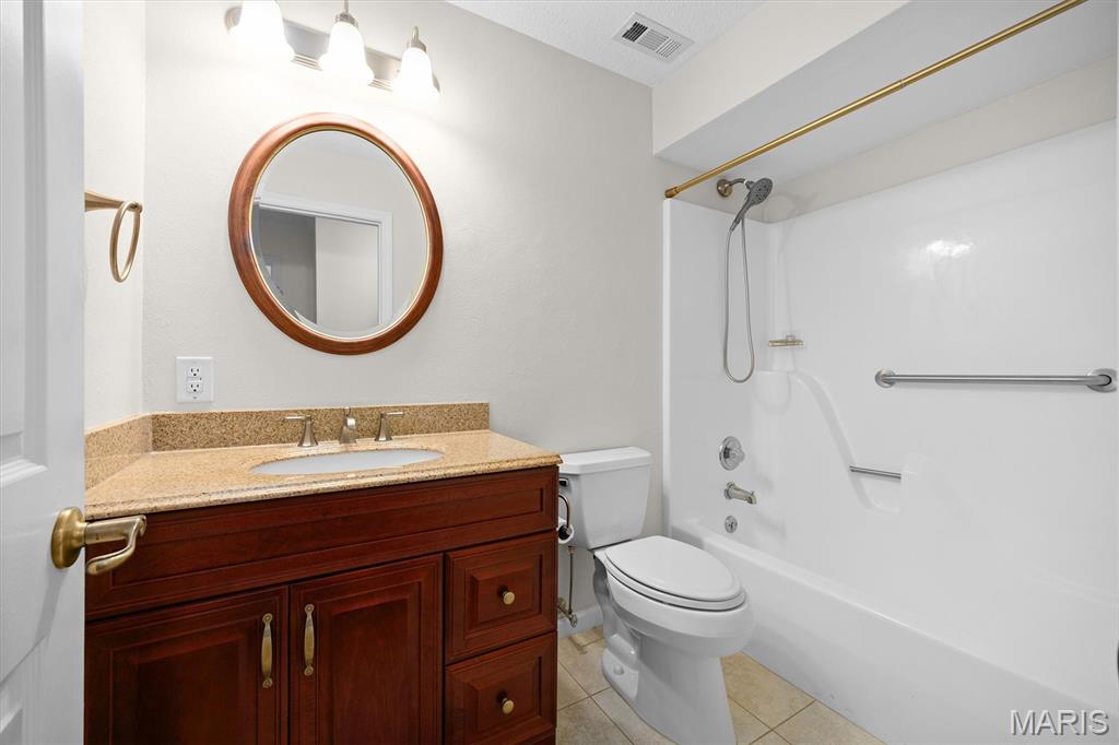 Country Club View Condo - Residential