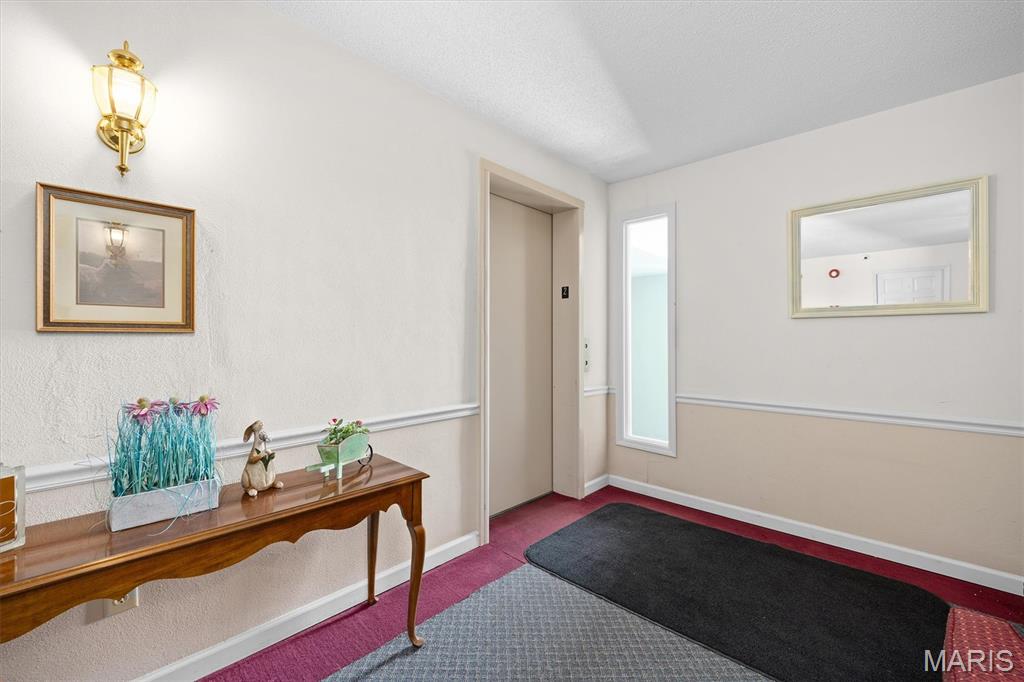 Country Club View Condo - Residential