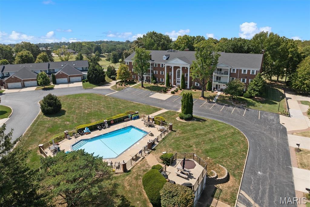 Country Club View Condo - Residential