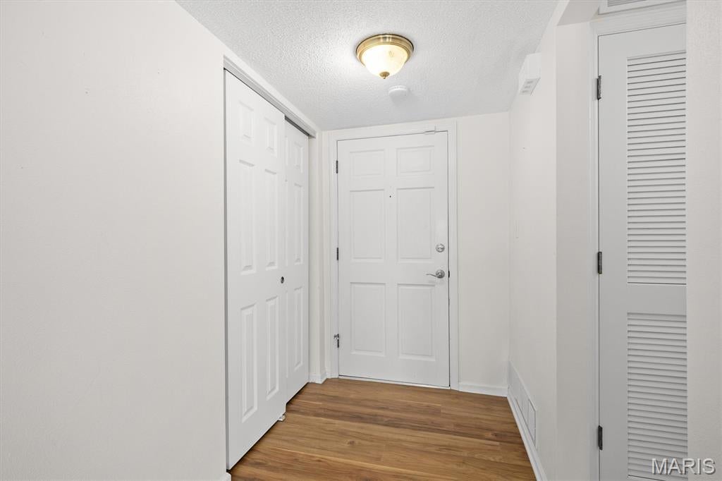 Country Club View Condo - Residential