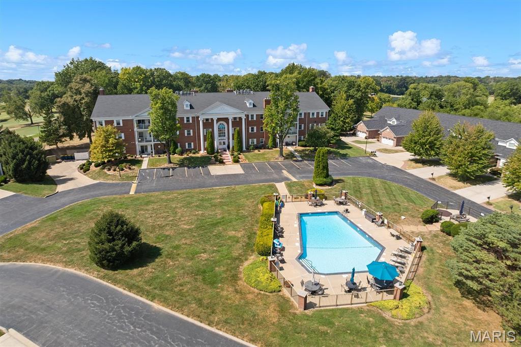 Country Club View Condo - Residential