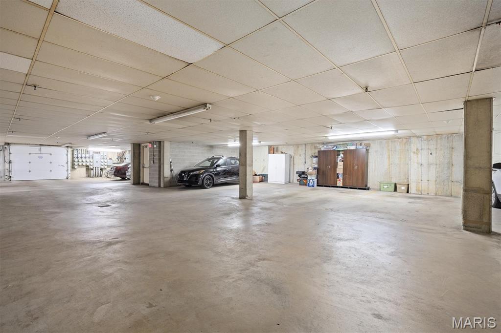 Country Club View Condo - Residential