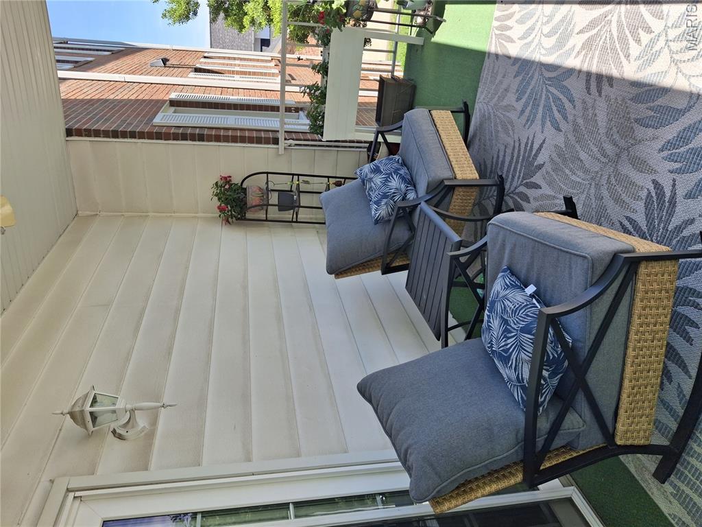 Country Club View Condo - Residential