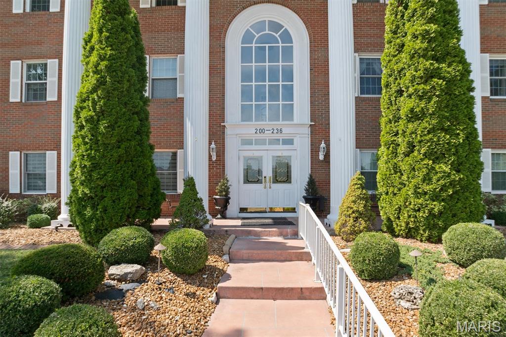 Country Club View Condo - Residential